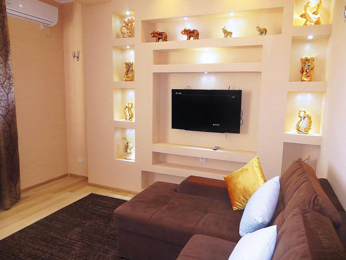 Yellow Apartment In The Center Of Бишкек Экстерьер фото