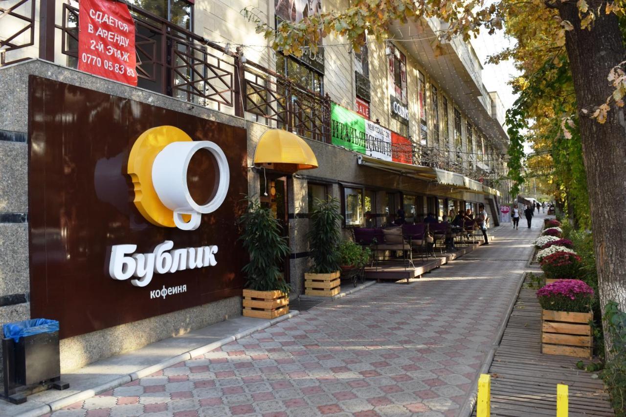 Yellow Apartment In The Center Of Бишкек Экстерьер фото